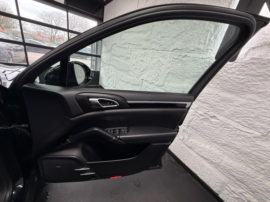 Used Porsche Cayenne 2016 for sale - 77666849: Photo 27