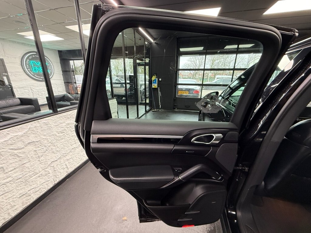 Used Porsche Cayenne 2016 for sale - 77666849: Photo 33