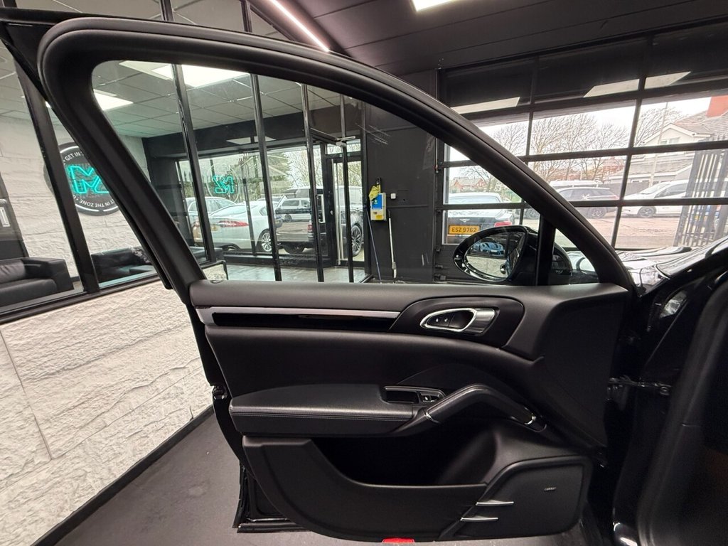 Used Porsche Cayenne 2016 for sale - 77666849: Photo 36