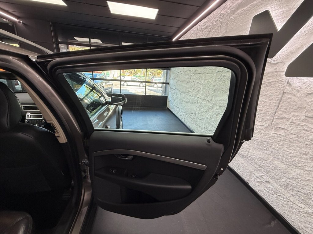 Used Volvo XC70 2008 for sale - 76081119: Photo 24