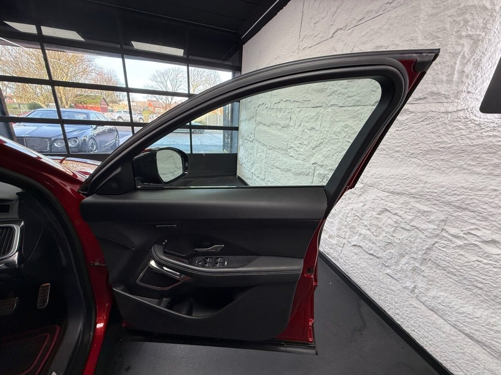 Used Jaguar E-Pace 2018 for sale - 76923961: Photo 26