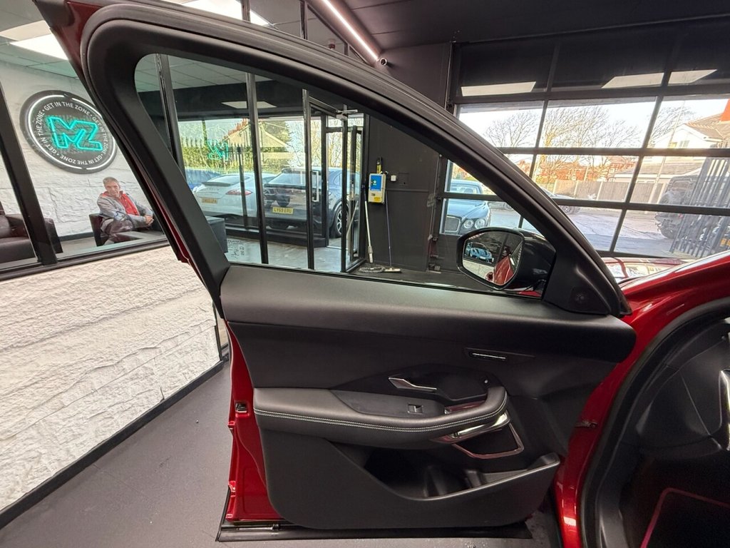 Used Jaguar E-Pace 2018 for sale - 76923961: Photo 36