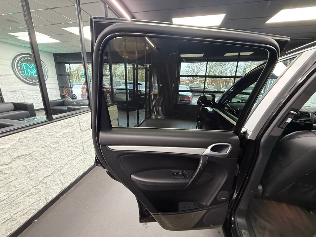 Used Porsche Cayenne 2004 for sale - 77546993: Photo 31