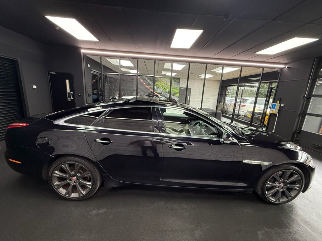 Used Jaguar XJ 2014 for sale - 76147858: Photo 10
