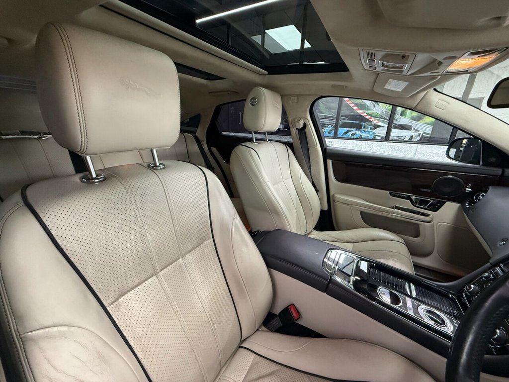Used Jaguar XJ 2014 for sale - 76147858: Photo 11