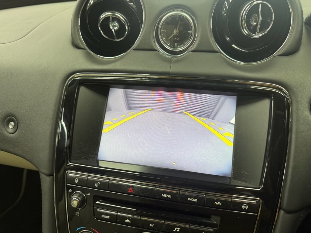 Used Jaguar XJ 2014 for sale - 76147858: Photo 15