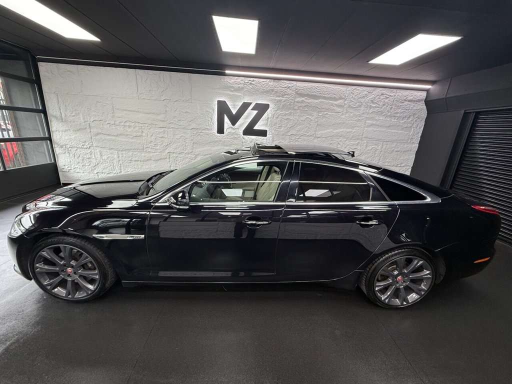 Used Jaguar XJ 2014 for sale - 76147858: Photo 16