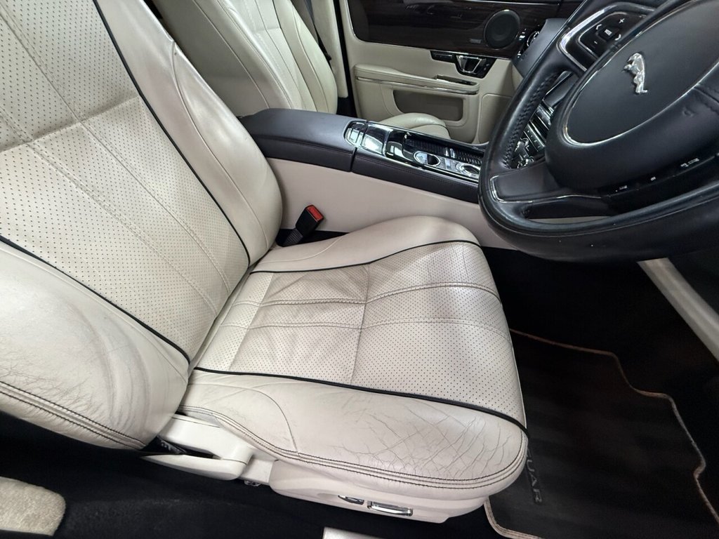 Used Jaguar XJ 2014 for sale - 76147858: Photo 26