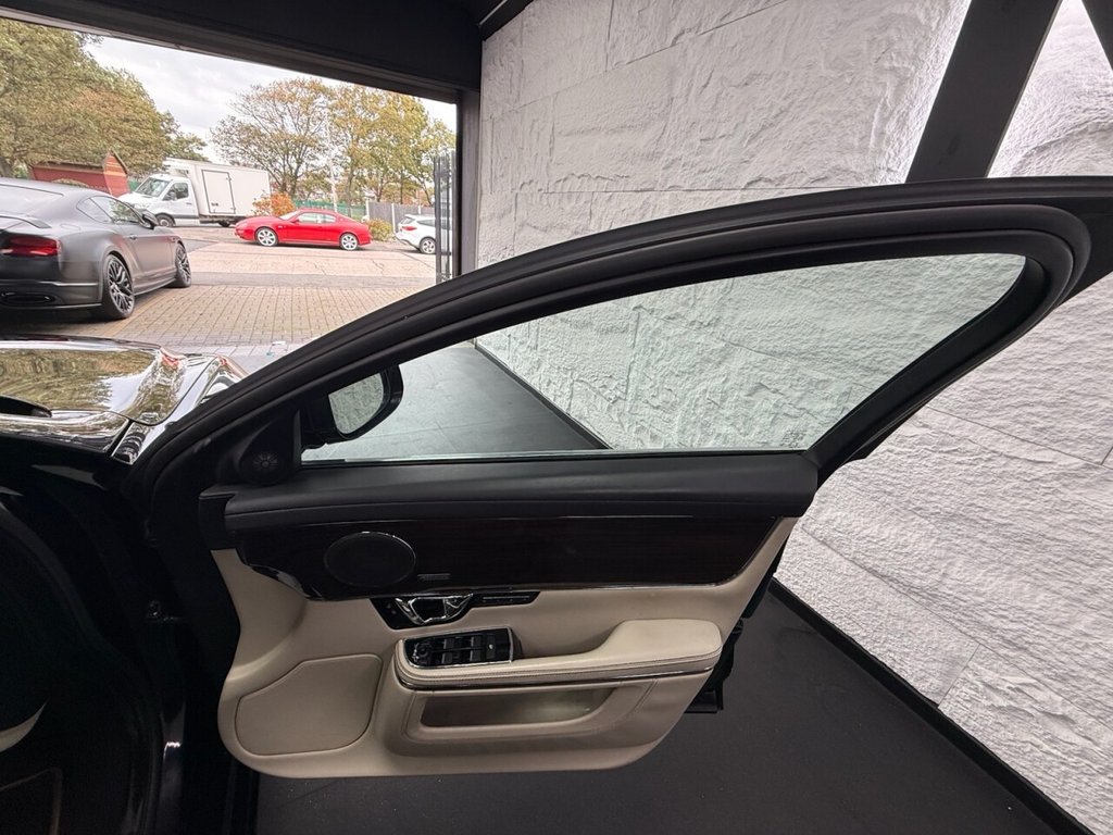 Used Jaguar XJ 2014 for sale - 76147858: Photo 27