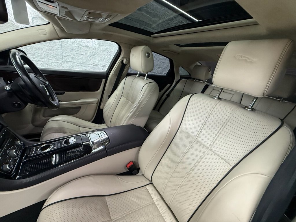 Used Jaguar XJ 2014 for sale - 76147858: Photo 3