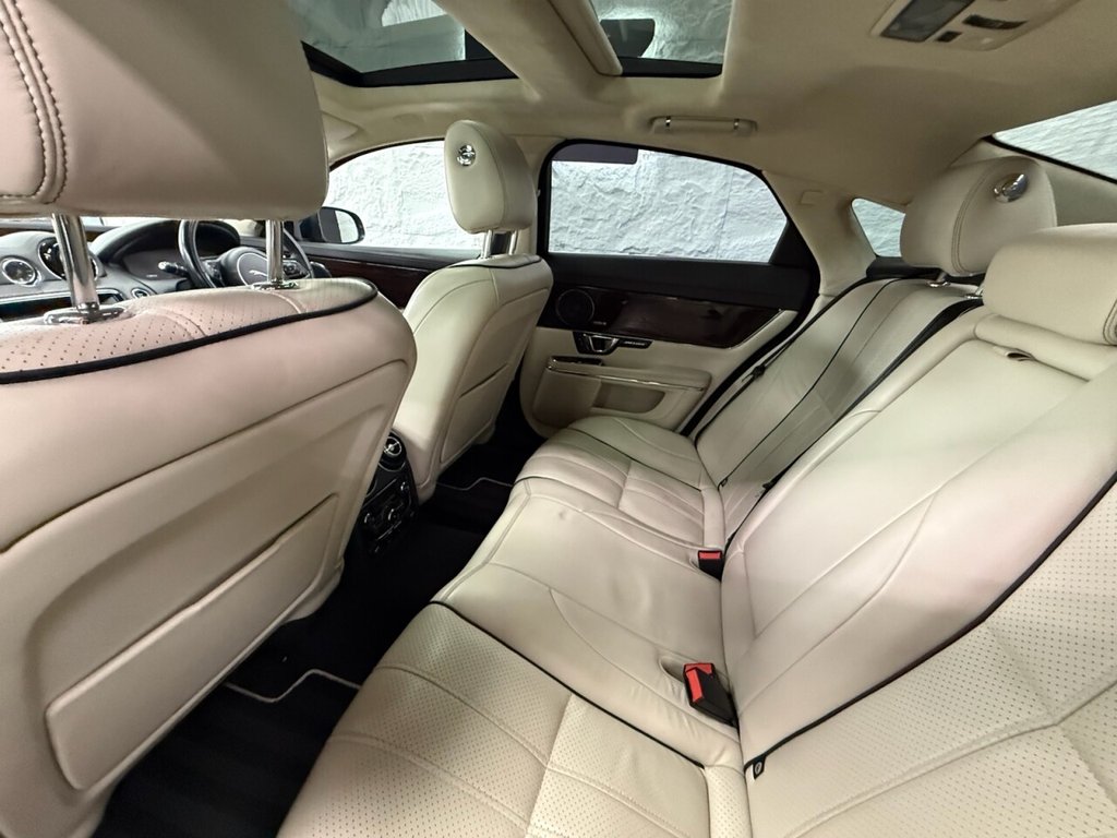Used Jaguar XJ 2014 for sale - 76147858: Photo 30