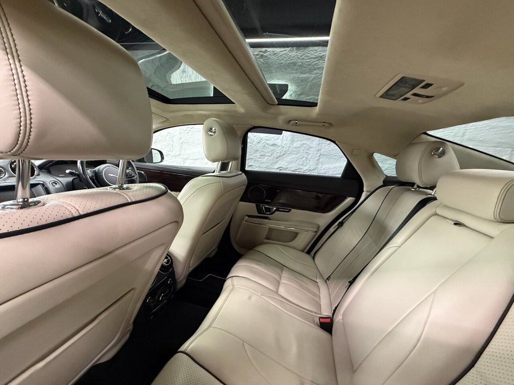 Used Jaguar XJ 2014 for sale - 76147858: Photo 31