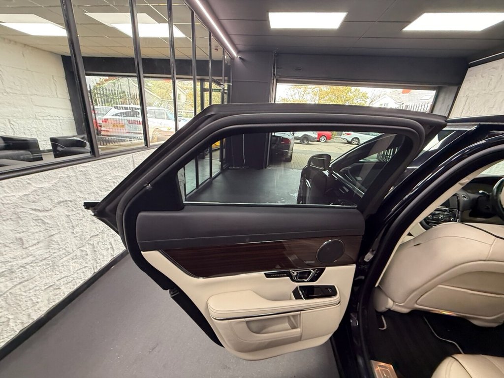 Used Jaguar XJ 2014 for sale - 76147858: Photo 34