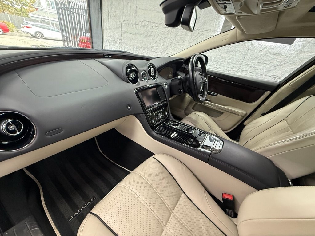 Used Jaguar XJ 2014 for sale - 76147858: Photo 7