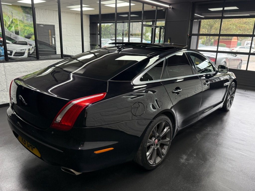 Used Jaguar XJ 2014 for sale - 76147858: Photo 8