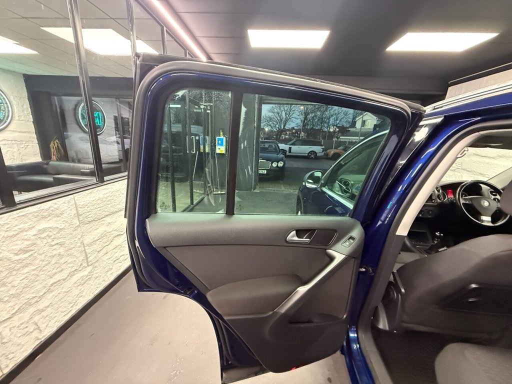 Used Volkswagen Tiguan 2009 for sale - 76962035: Photo 28
