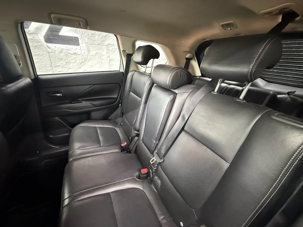 Used Mitsubishi Outlander 2015 for sale - 77904709: Photo 17