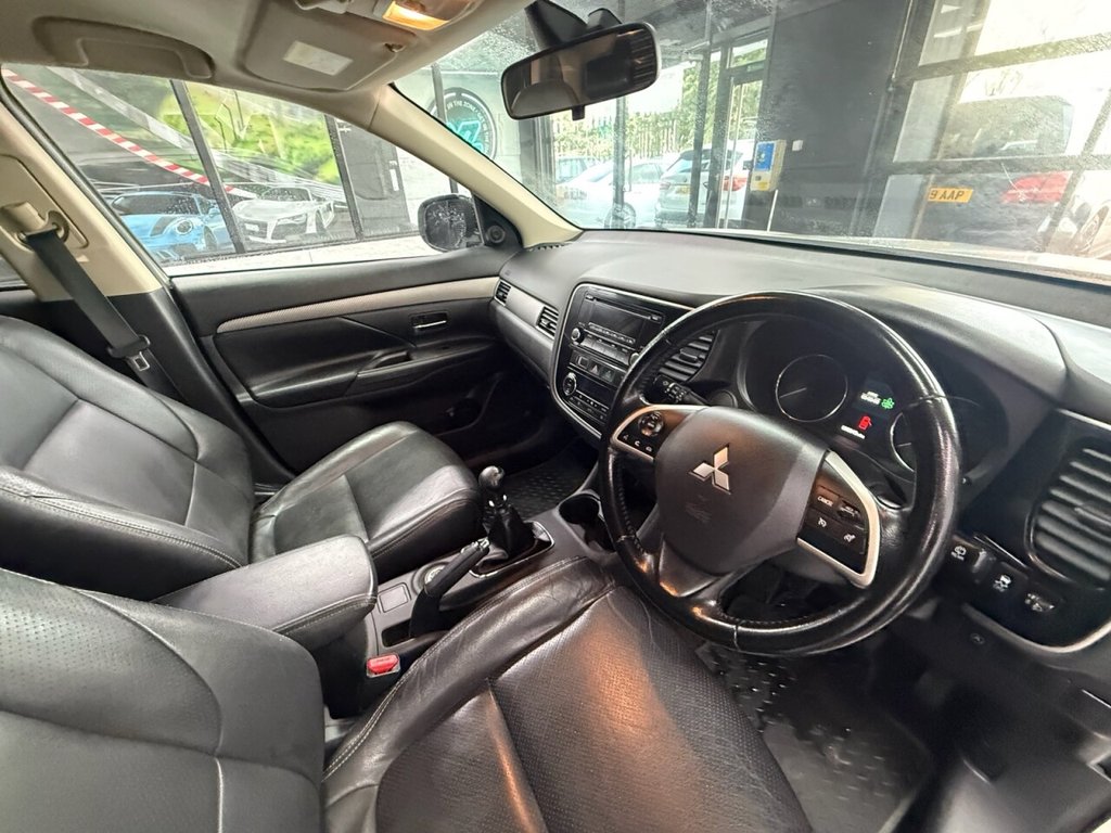 Used Mitsubishi Outlander 2015 for sale - 77904709: Photo 3