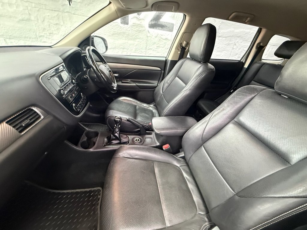 Used Mitsubishi Outlander 2015 for sale - 77904709: Photo 30