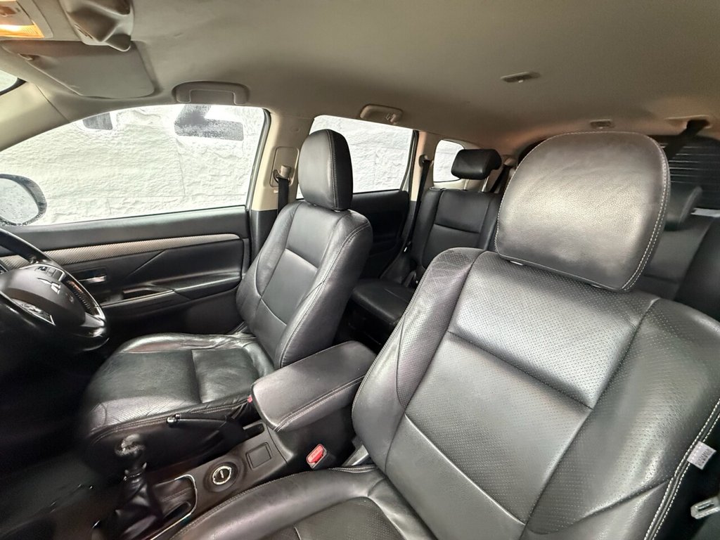 Used Mitsubishi Outlander 2015 for sale - 77904709: Photo 31