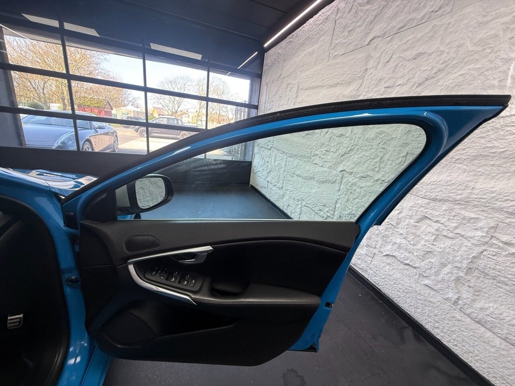 Used Volvo V40 2015 for sale - 78043951: Photo 25