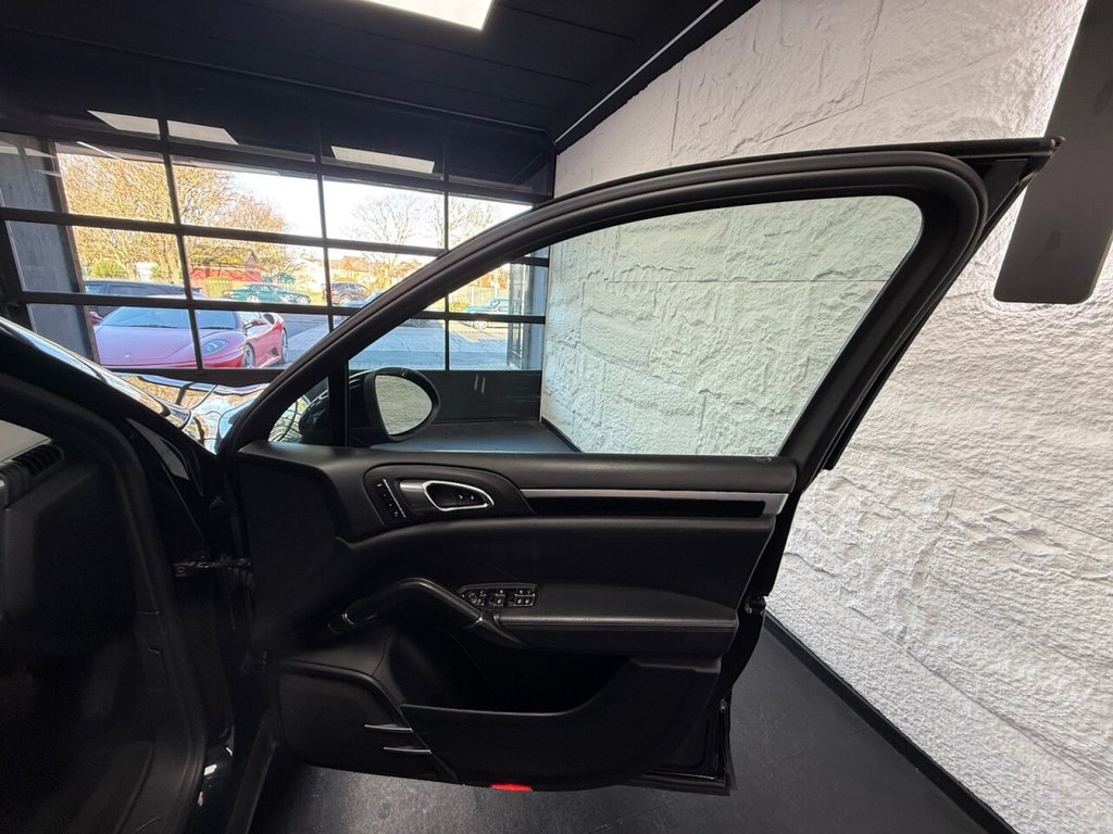 Used Porsche Cayenne 2013 for sale - 76703790: Photo 23