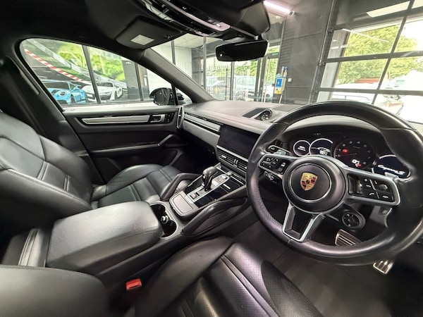 Used Porsche Cayenne 2019 for sale - 75666310: Photo 2
