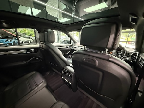 Used Porsche Cayenne 2019 for sale - 75666310: Photo 34