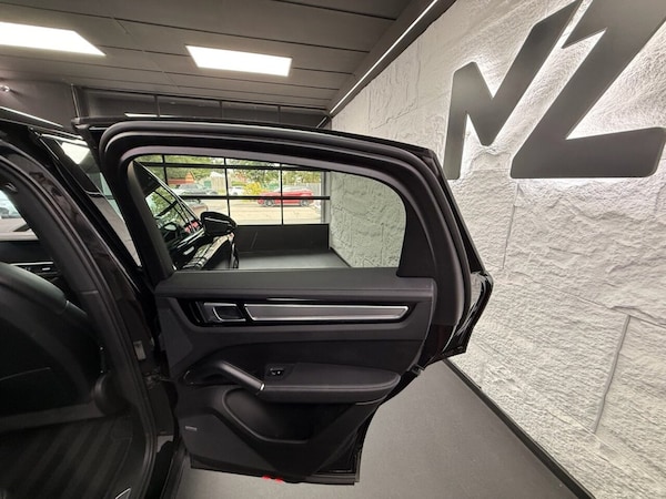 Used Porsche Cayenne 2019 for sale - 75666310: Photo 35