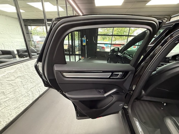 Used Porsche Cayenne 2019 for sale - 75666310: Photo 39