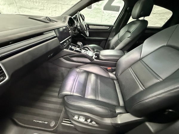 Used Porsche Cayenne 2019 for sale - 75666310: Photo 41