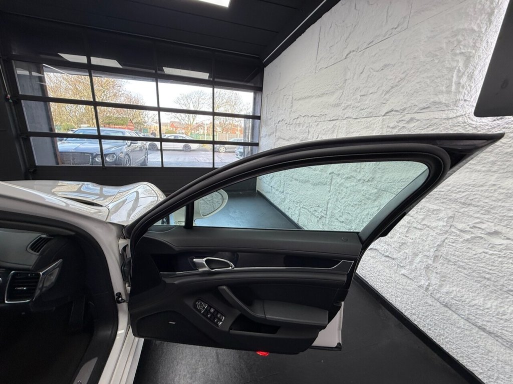 Used Porsche Panamera 2010 for sale - 76868195: Photo 26