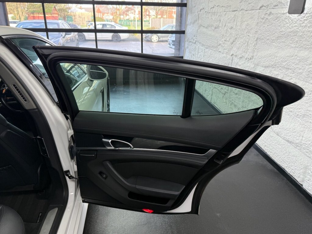 Used Porsche Panamera 2010 for sale - 76868195: Photo 28