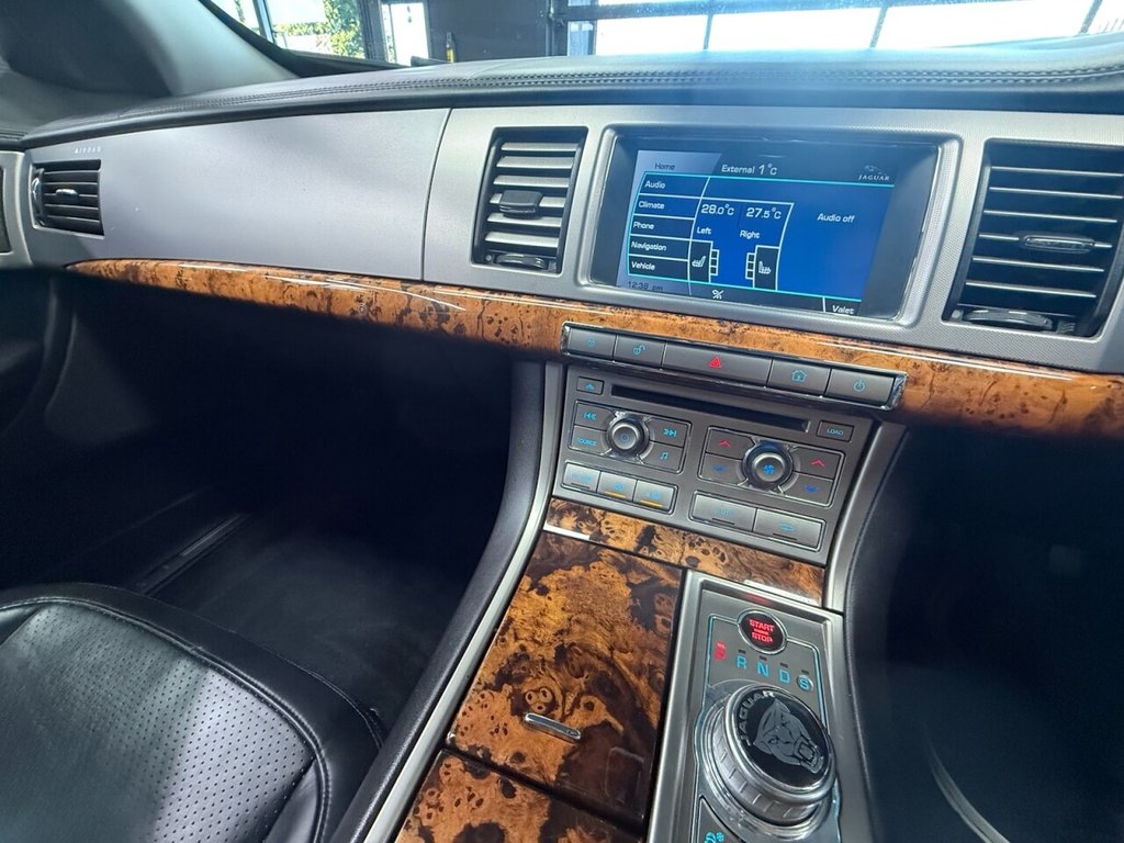 Used Jaguar XF 2010 for sale - 77110987: Photo 18