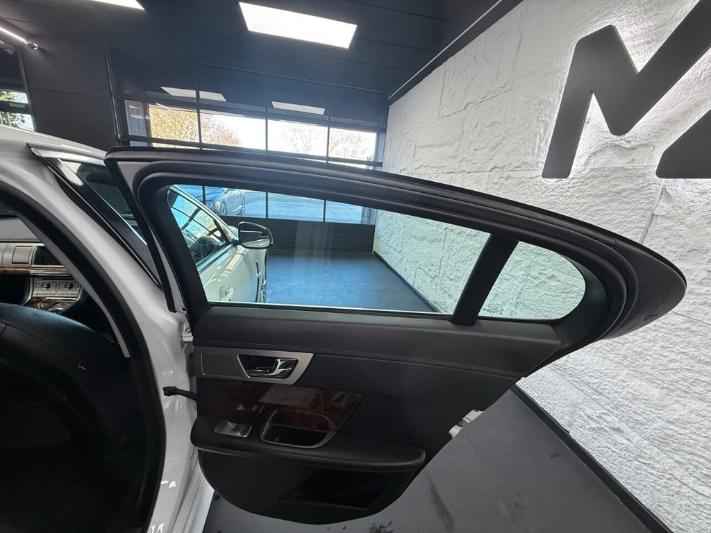 Used Jaguar XF 2010 for sale - 77110987: Photo 25