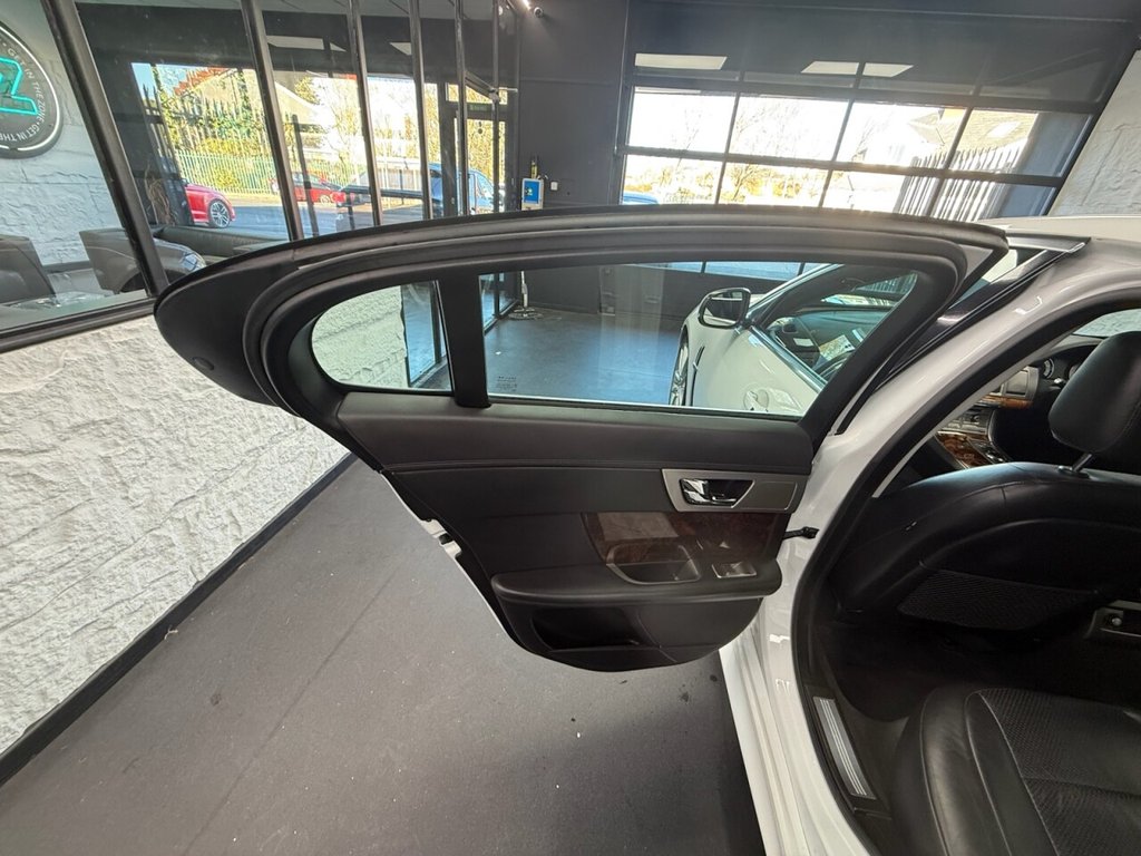 Used Jaguar XF 2010 for sale - 77110987: Photo 29