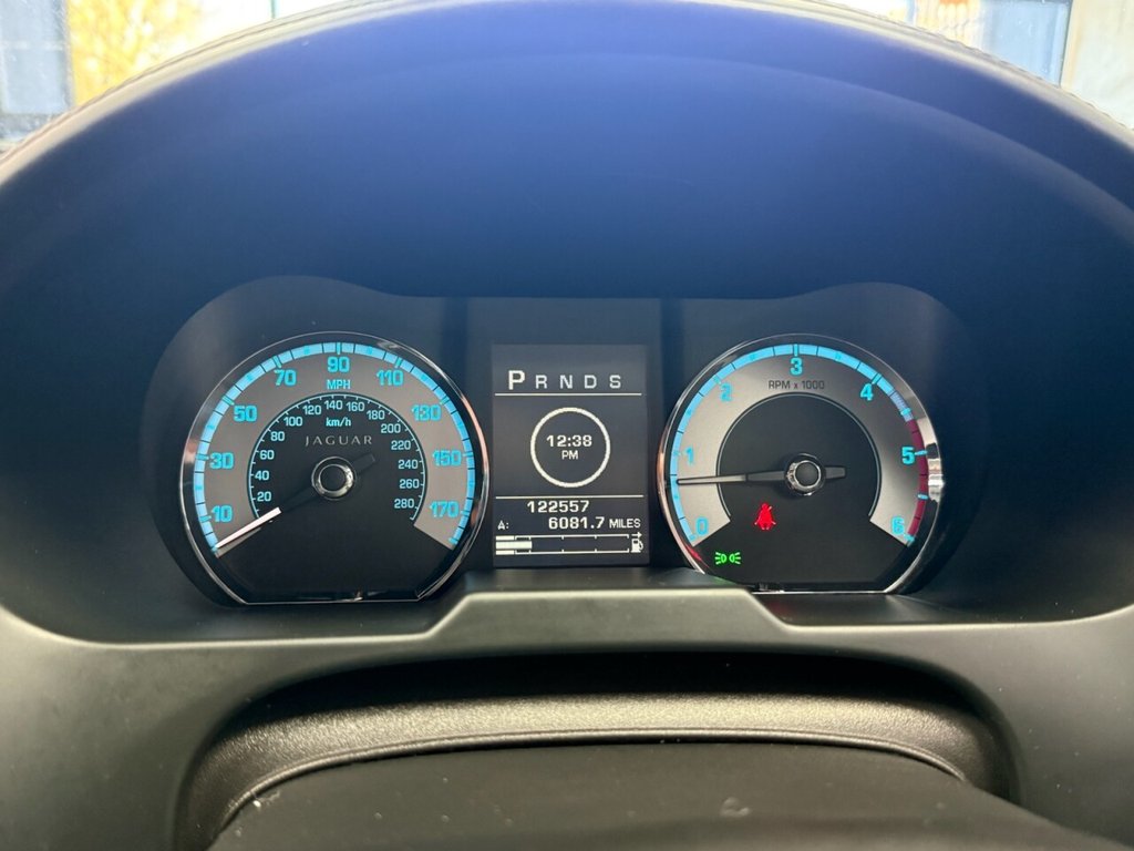 Used Jaguar XF 2010 for sale - 77110987: Photo 32