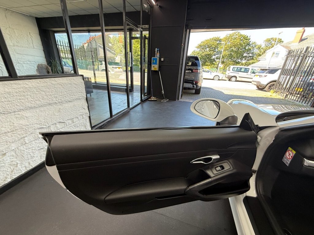 Used Porsche Boxster 2013 for sale - 76783440: Photo 24