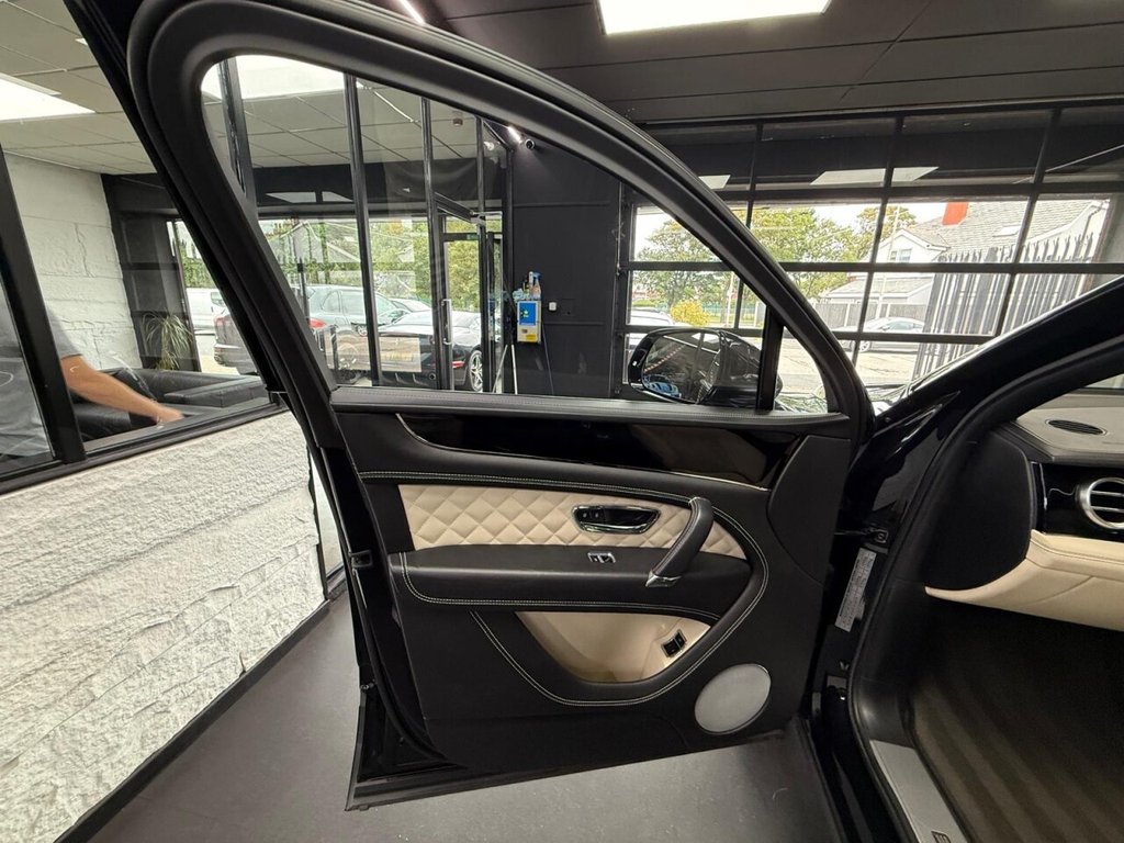 Used Bentley Bentayga 2016 for sale - 77341250: Photo 40