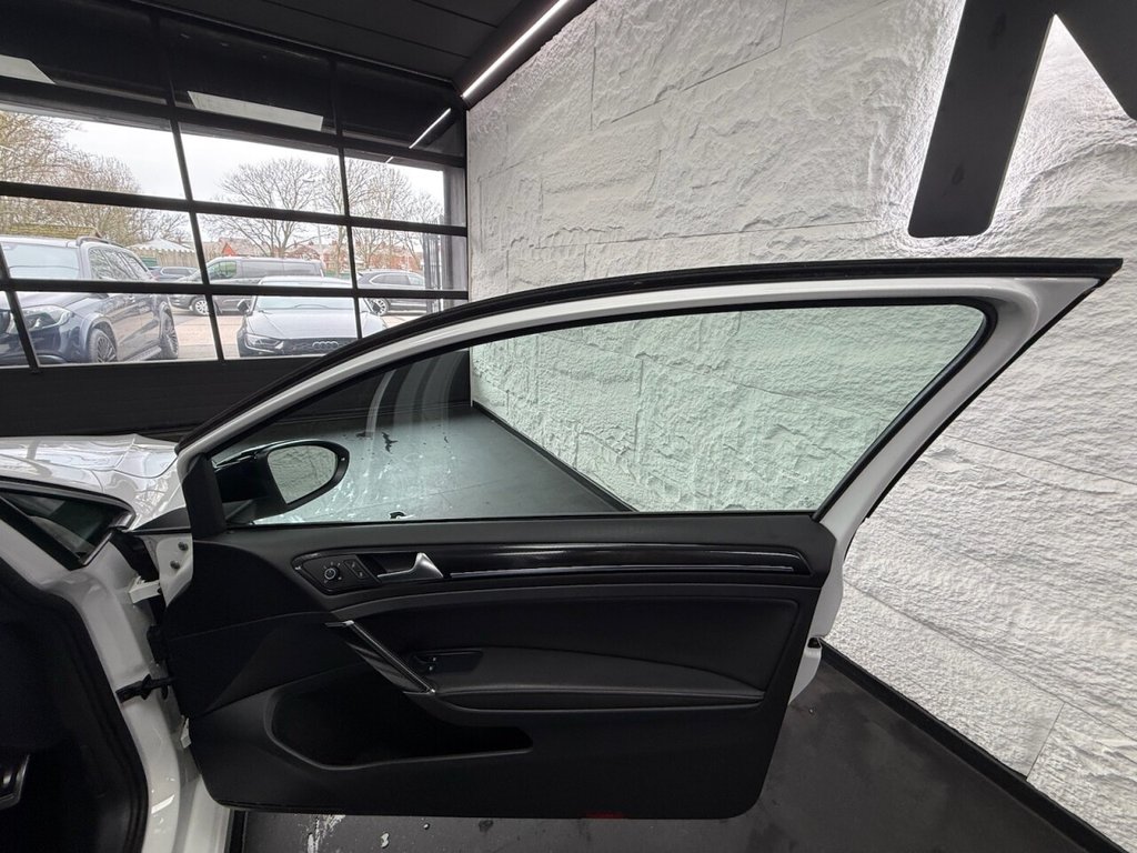 Used Volkswagen Golf 2019 for sale - 77905269: Photo 21