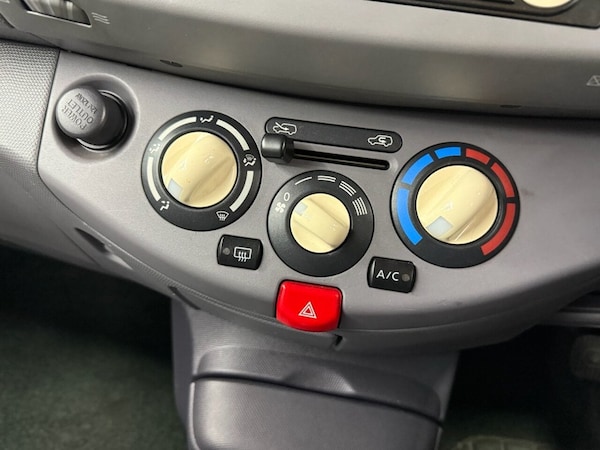 Used Nissan Micra 2003 for sale - 76210568: Photo 17