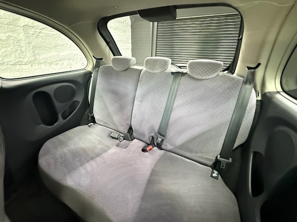 Used Nissan Micra 2003 for sale - 76210568: Photo 9