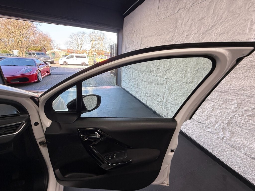 Used Peugeot 208 2013 for sale - 77734682: Photo 18