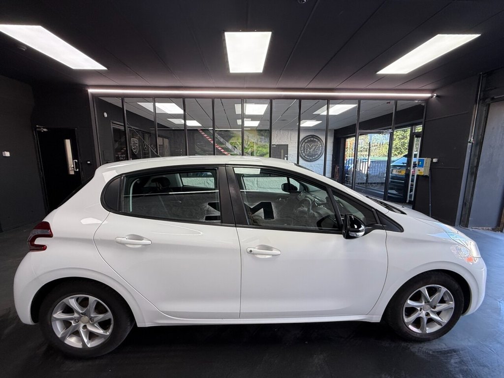Used Peugeot 208 2013 for sale - 77734682: Photo 24