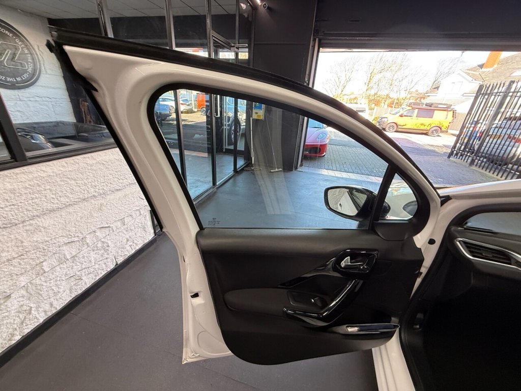 Used Peugeot 208 2013 for sale - 77734682: Photo 7