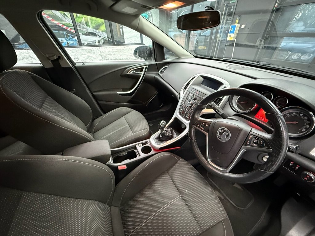Used Vauxhall Astra 2011 for sale - 77249816: Photo 3