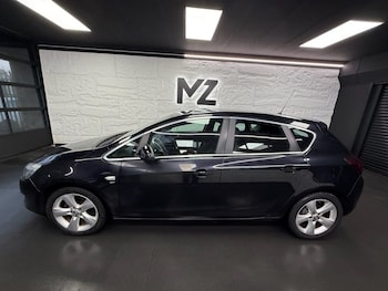 Used Vauxhall Astra 2011 for sale - 77249816: Photo