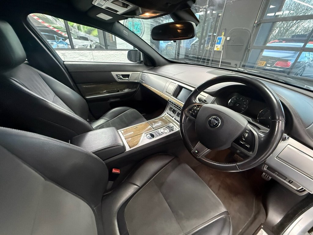 Used Jaguar XF 2014 for sale - 77583631: Photo 3