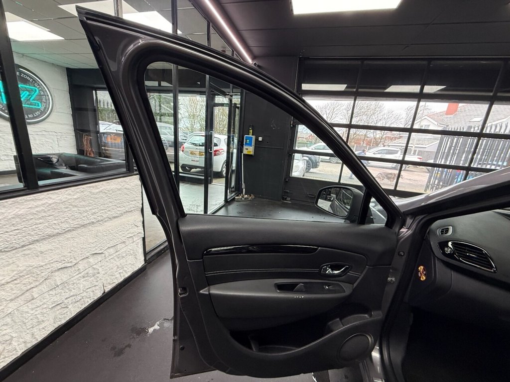 Used Renault Grand Scenic 2014 for sale - 77499020: Photo 31