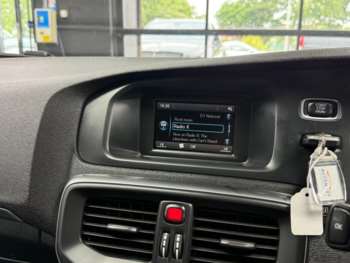 Used Volvo V40 2014 for sale - 74947423: Photo